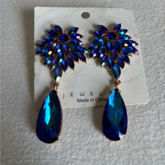 Jewelry - 5/$15 Elegant Blue Jewel Earrings